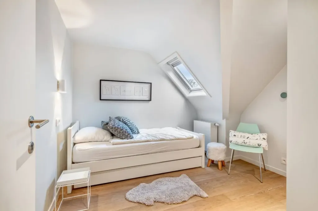 Chambres - Villa avec Pratique Rénovée au Centre de Sint-Idesbald