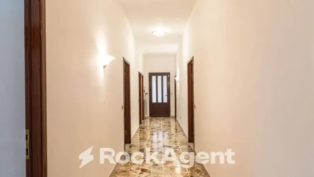 hallway_entrance