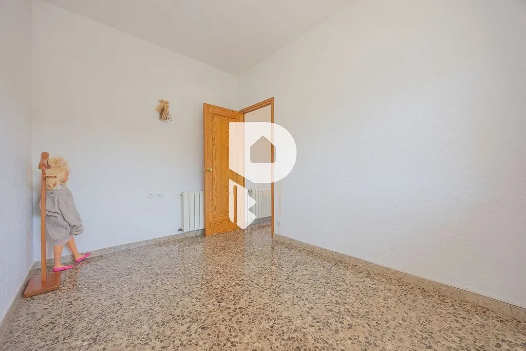Hallway - Chalet with Pool and Terrace in Corbera de Llobregat