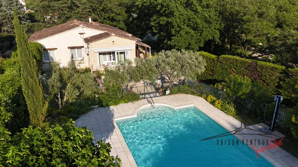 Vue aérienne - Maison Luxueuse avec Piscine à Vaison-la-Romaine
