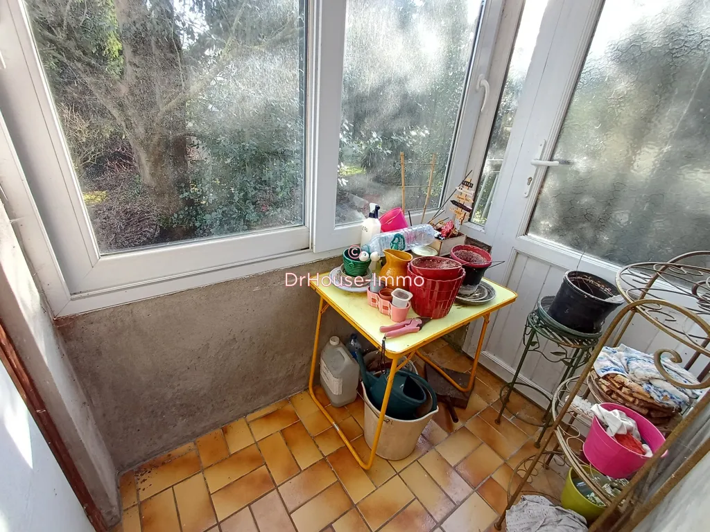 Terrasse - Maison à Rénover avec Jardin et Garage à Proximité