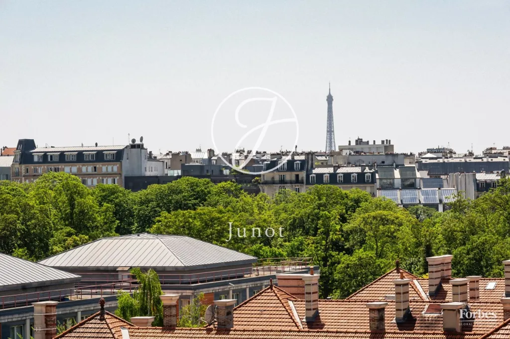 Terrass - Apartment with Eiffel View in Paris 18th