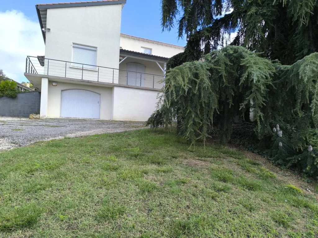 Extérieur - Maison avec Piscine et Pool House à Pompignan