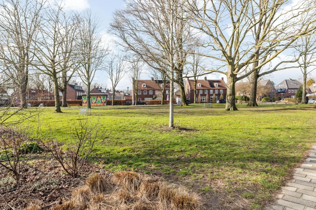 Giardino - Twin-Storey House with Park View in Breda