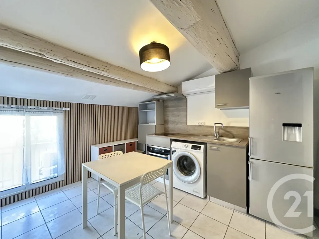 Köök - Renovated 2-Bed Flat with Balcony in Lunel