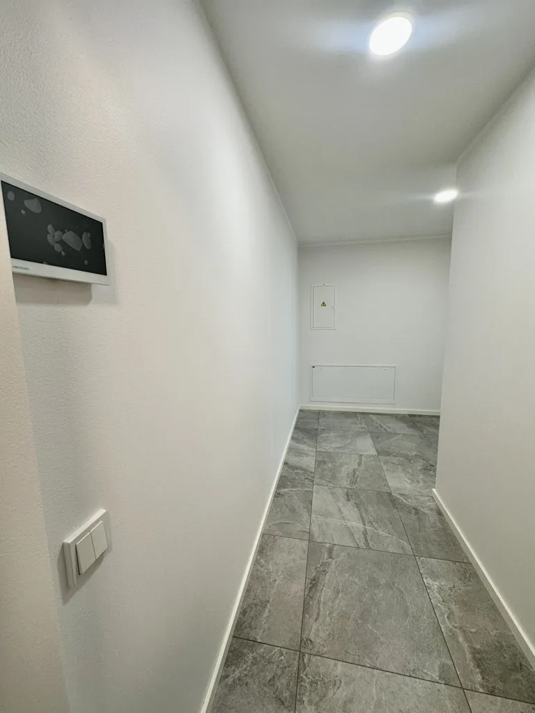 hallway_entrance