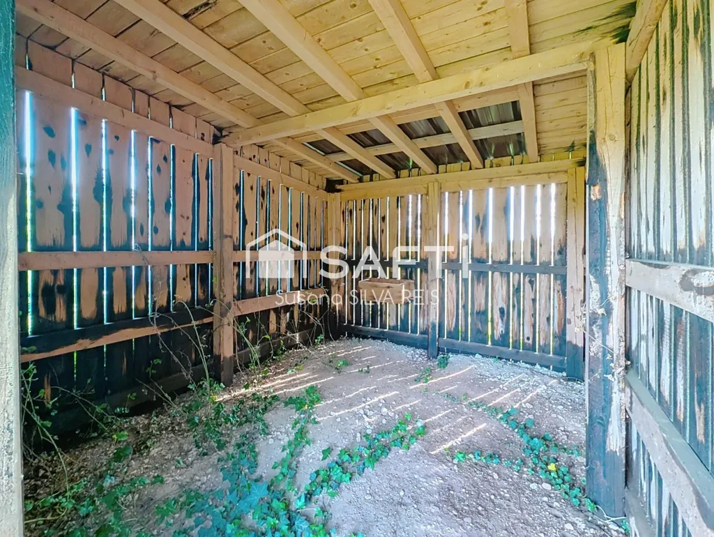 Stanze - House with Extensive Land in Ronchamp