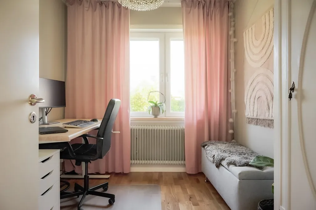 Office - Villa with Guest Apartment near Vättern