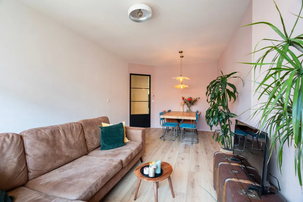 Séjour - Charming Apartment with Two Balconies in Agniesebuurt