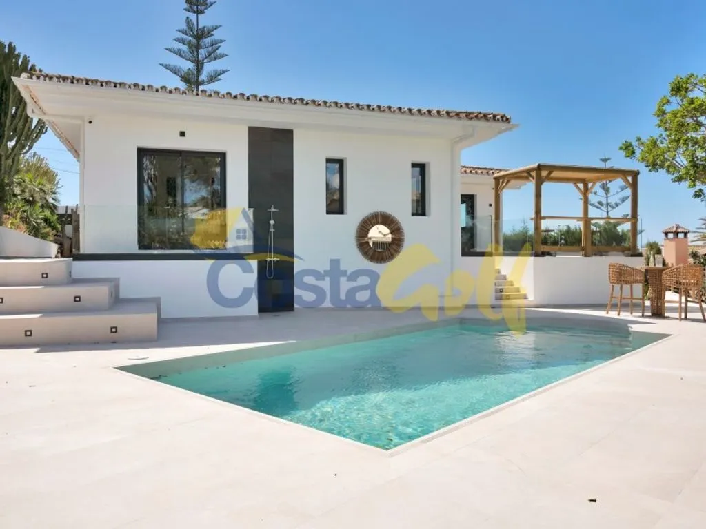 Piscine - Luxury Villa with Pool in Elviria, Marbella