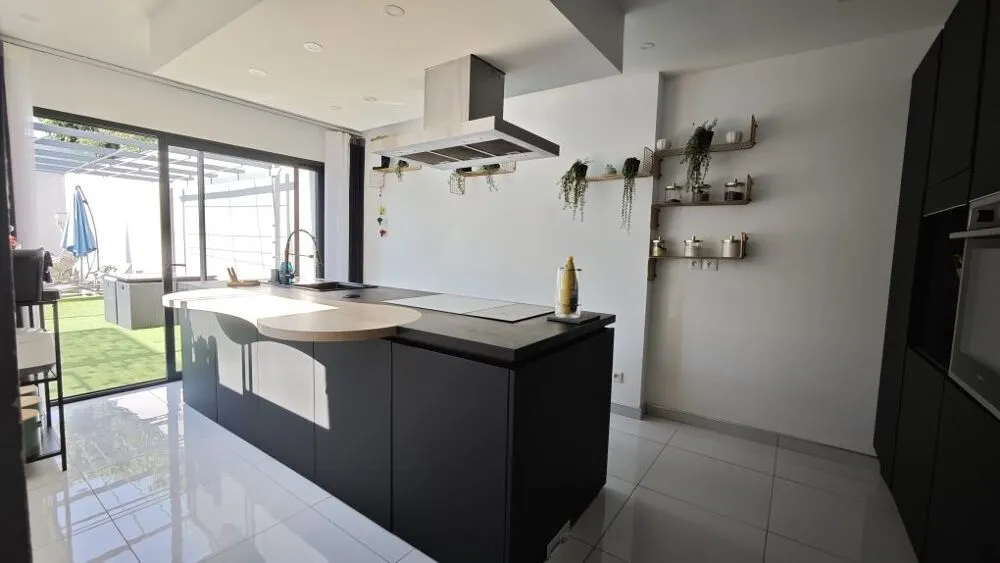 Köök - Contemporary Villa with Pool in Monistrol/Loire