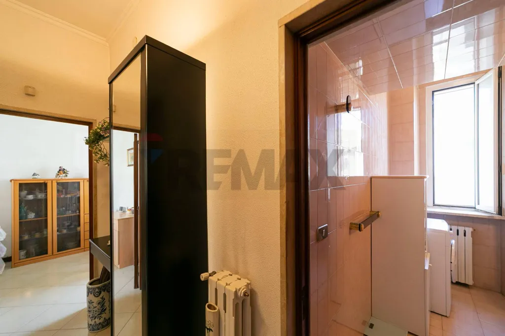 Salles de bain - Bright 3-Bedroom Apartment in Bari Centre
