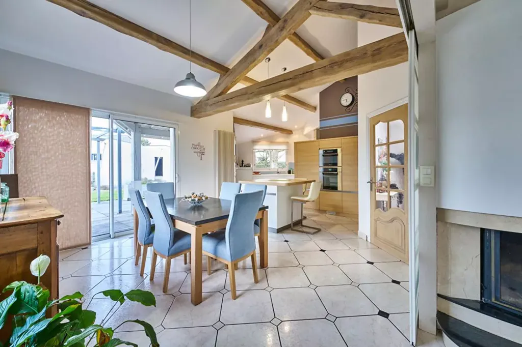 Söögituba - Spacious House with Garden in La Verrie