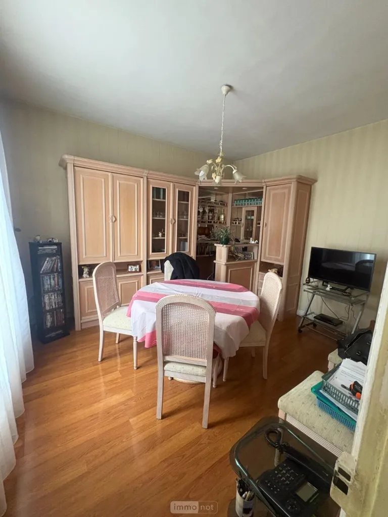 Salle à manger - Maison de 6 Pièces avec Balcon à Hauts-de-Seine