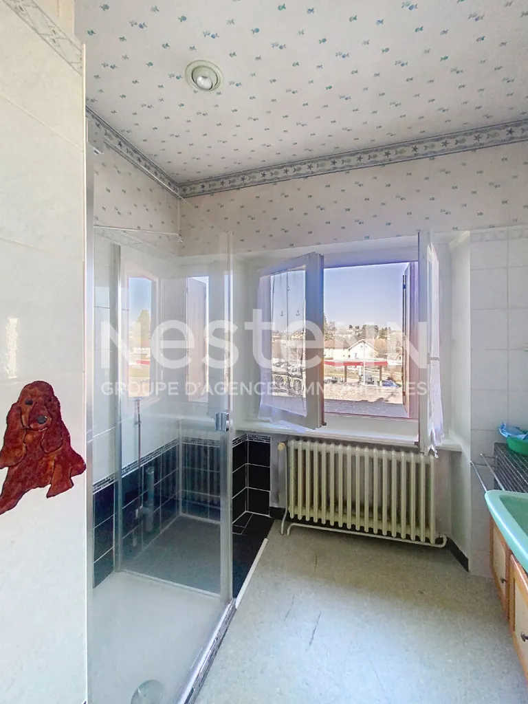Salles de bain - Maison en Pierre avec Terrasse au Centre d'Yssingeaux