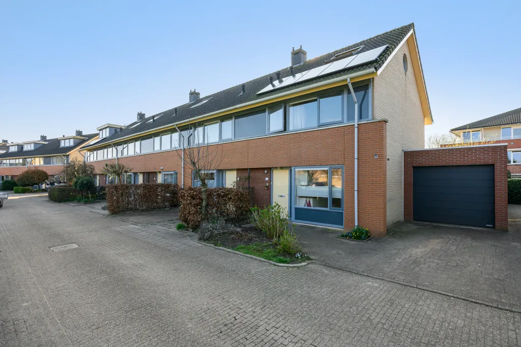 Esterno - Corner House with Garden in Houten