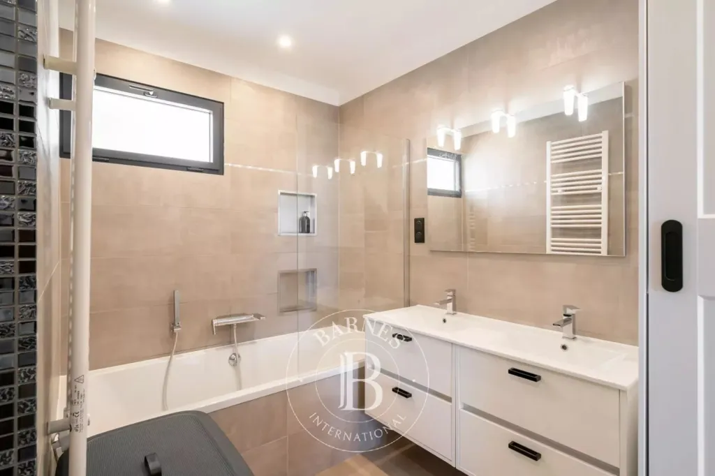 Duplex with Panoramic Sea View in Mandelieu-la-Napoule