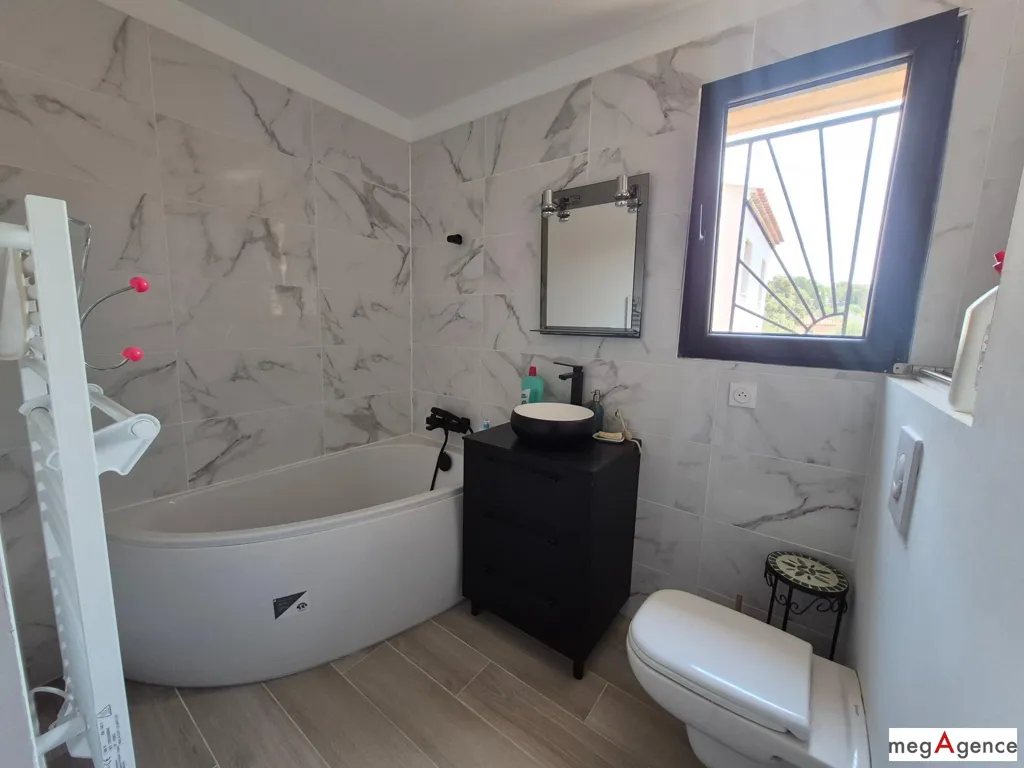 Salles de bain - Maison récente avec suite parentale au RDC dans un environnement calme