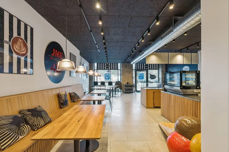 Pièces - Commercial Space with Glass Facade in Copenhagen