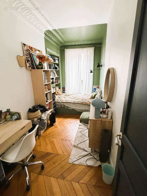 4-room apartment in Paris-10e