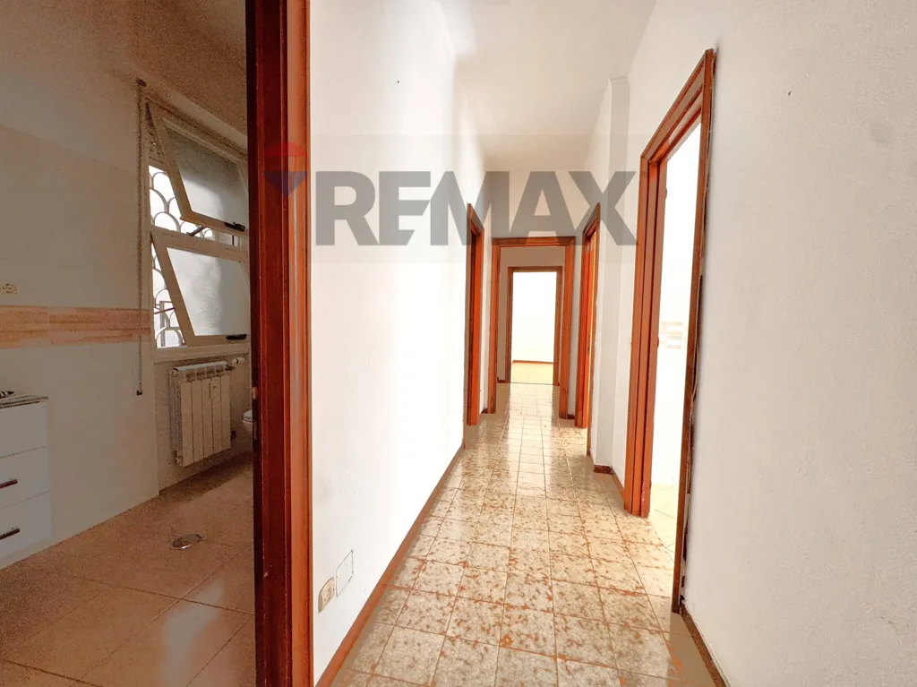 Ingresso - Spacious Apartment with Parking in Ostia Ponente