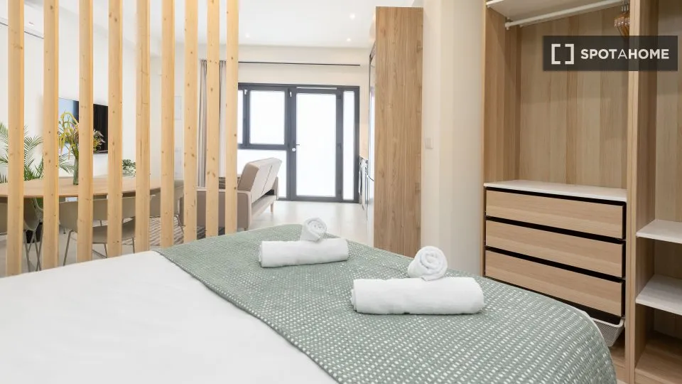 Chambres - Studio with Air Conditioning in Nou Moles, Valencia