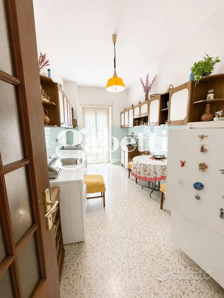 Cuisine - Bright Triplex with Balcony in Central Rome