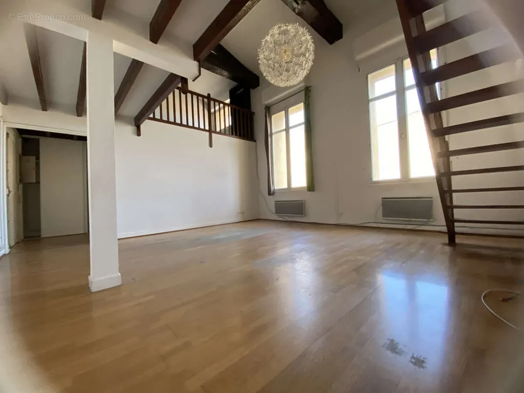Elutuba - Duplex with Parking in Chartrons, Bordeaux