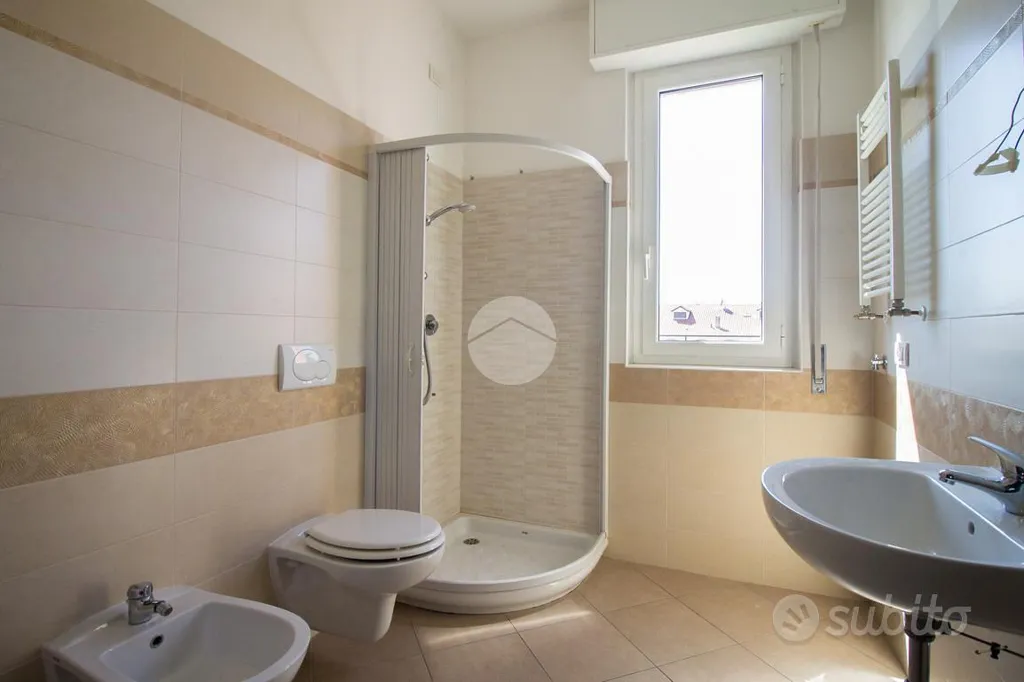 Vannitoad - Second Floor Flat with Balcony in Garbagnate Milanese