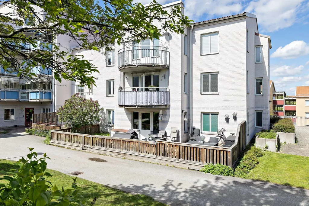 Välivaade - Four-Room Apartment with Balcony in Märsta Centre