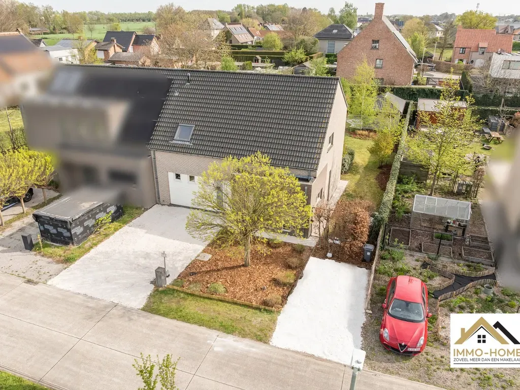 Vue aérienne - Maison avec Terrasse et Jardin à Lochristi