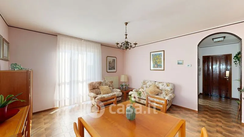 Söögituba - Bright Triplex with Balcony in Castiglione Olona
