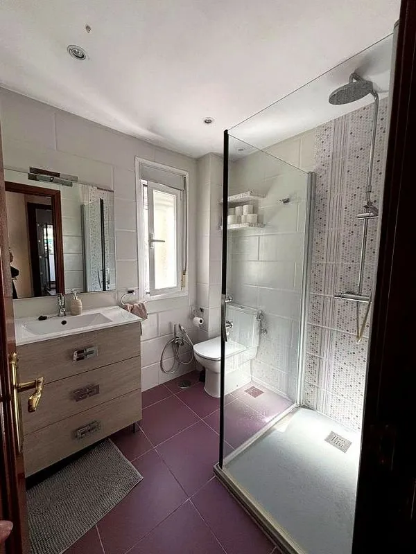 Bathrooms - Bright Apartment with Terrace in Guabairo, Madrid
