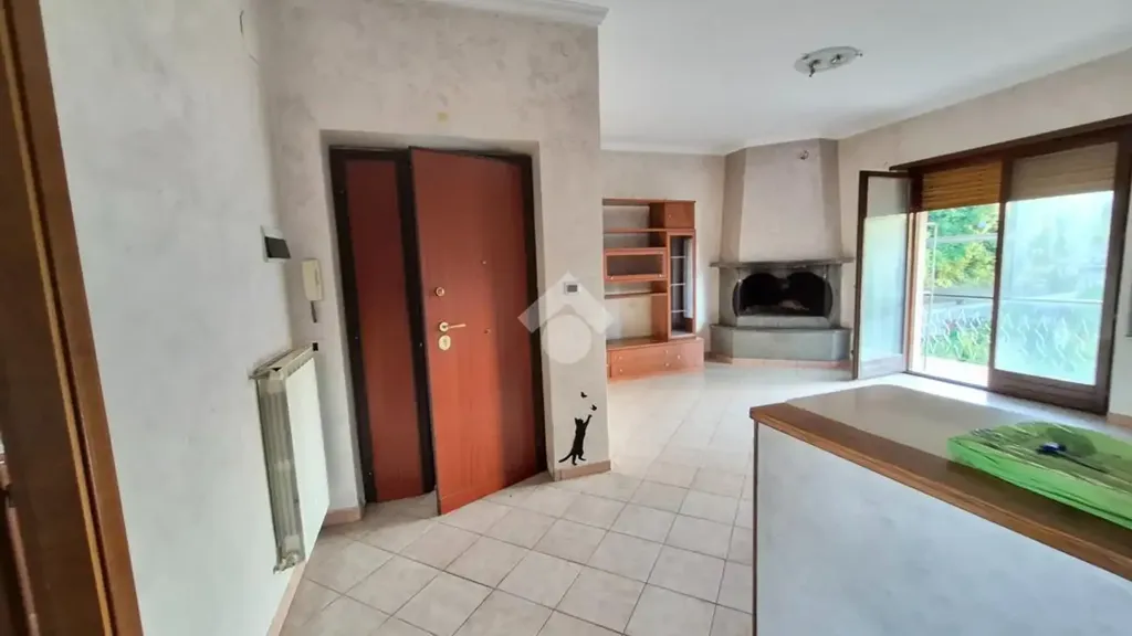 Elutuba - Spacious Apartment with Balcony in Labico
