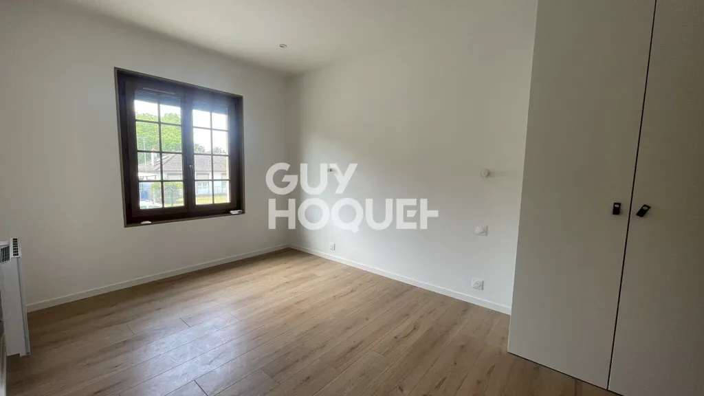 Rooms - Pebble-Finished House with Garden in Semoy