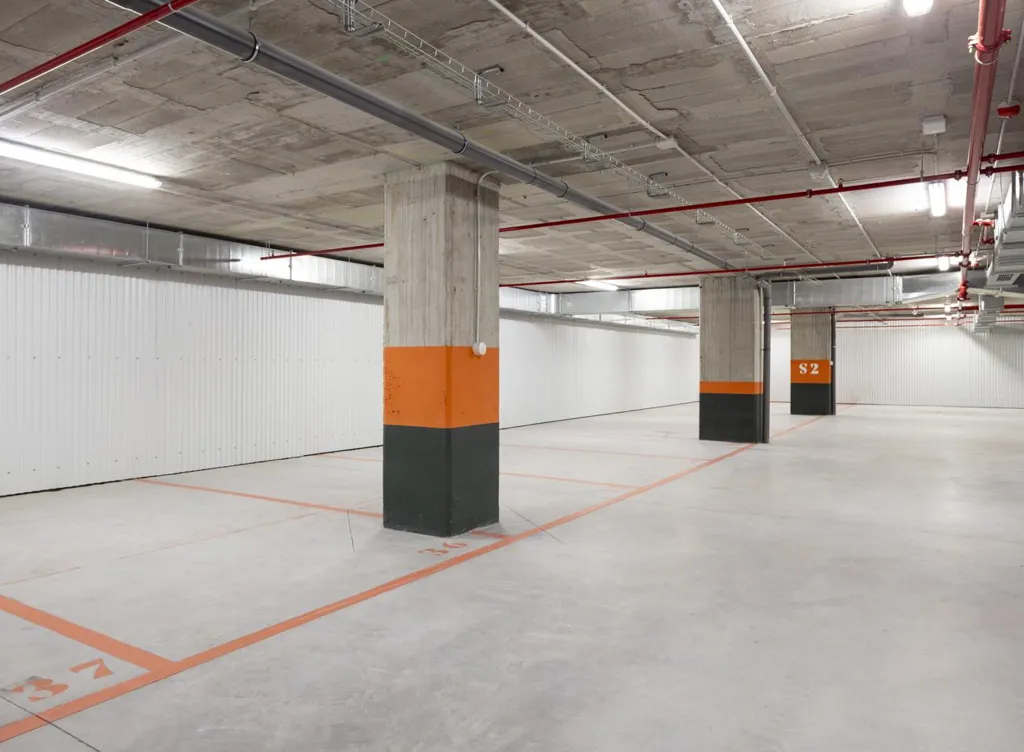 Garage - Apartment with Pool near Málaga Beach