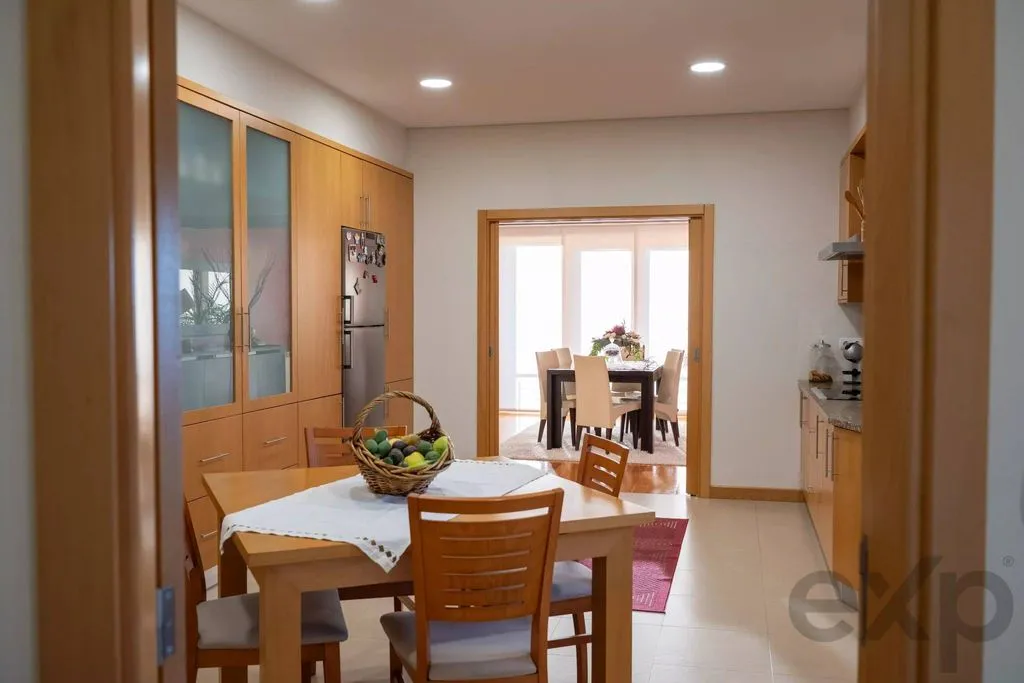 Salle à manger - Luxury Villa with Greenbelt View in Friestas