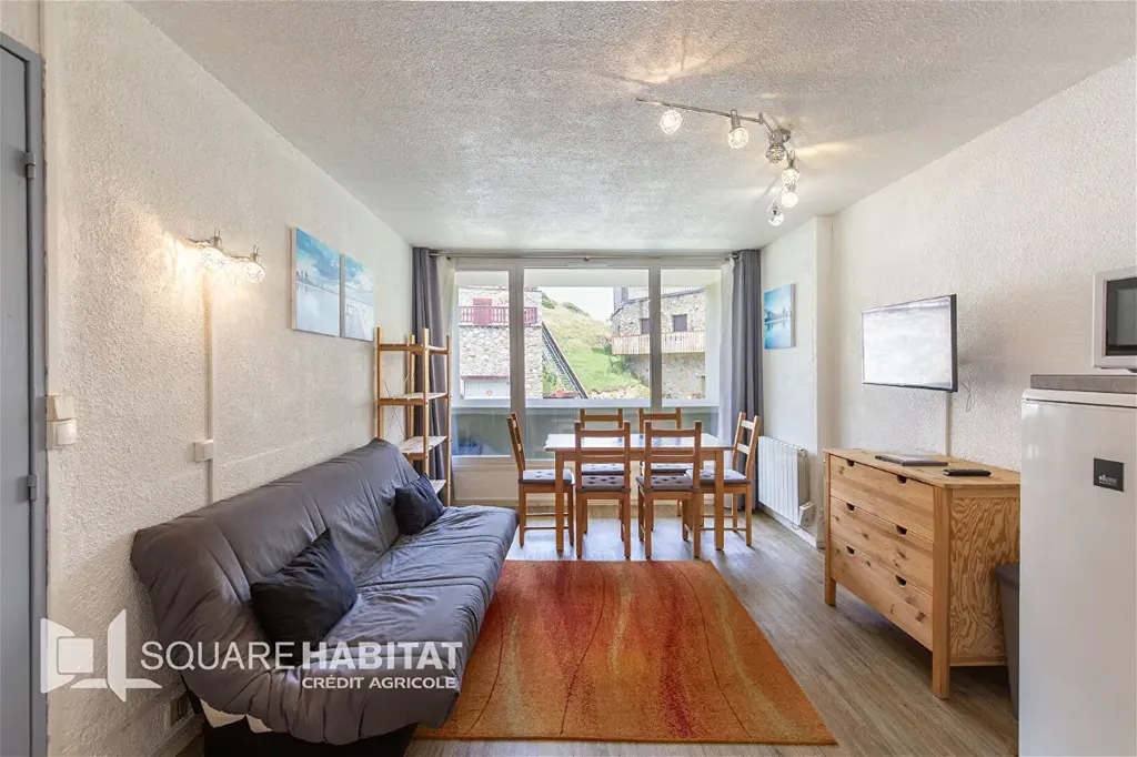 Living Room - 2-Bed Apartment with Balcony in La Mongie