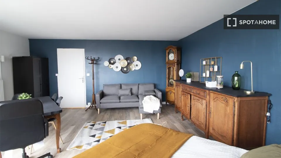 Chambres - Appartement à Louer à Nanterre
