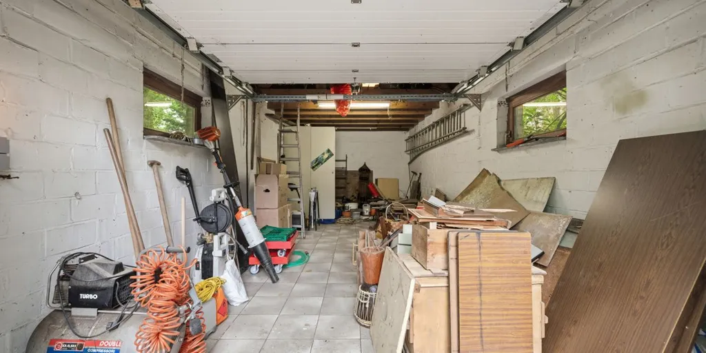 Garaaž - Renovatable House with Garden in Keerbergen