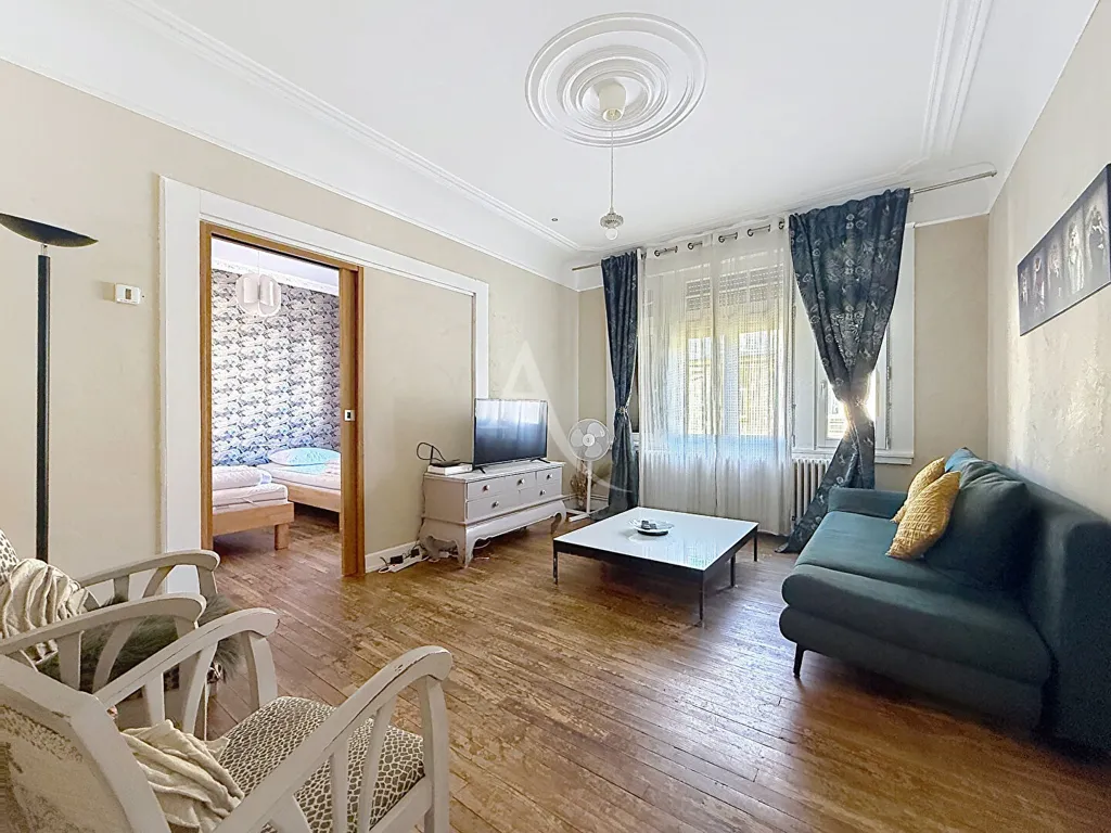 Soggiorno - Charming 4-Piece Apartment with Balcony in Metz