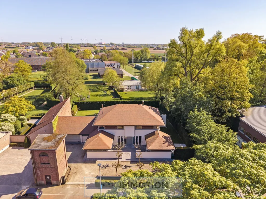 Õhuvaade - Stylish Villa with South-Facing Garden in Luxurious Setting