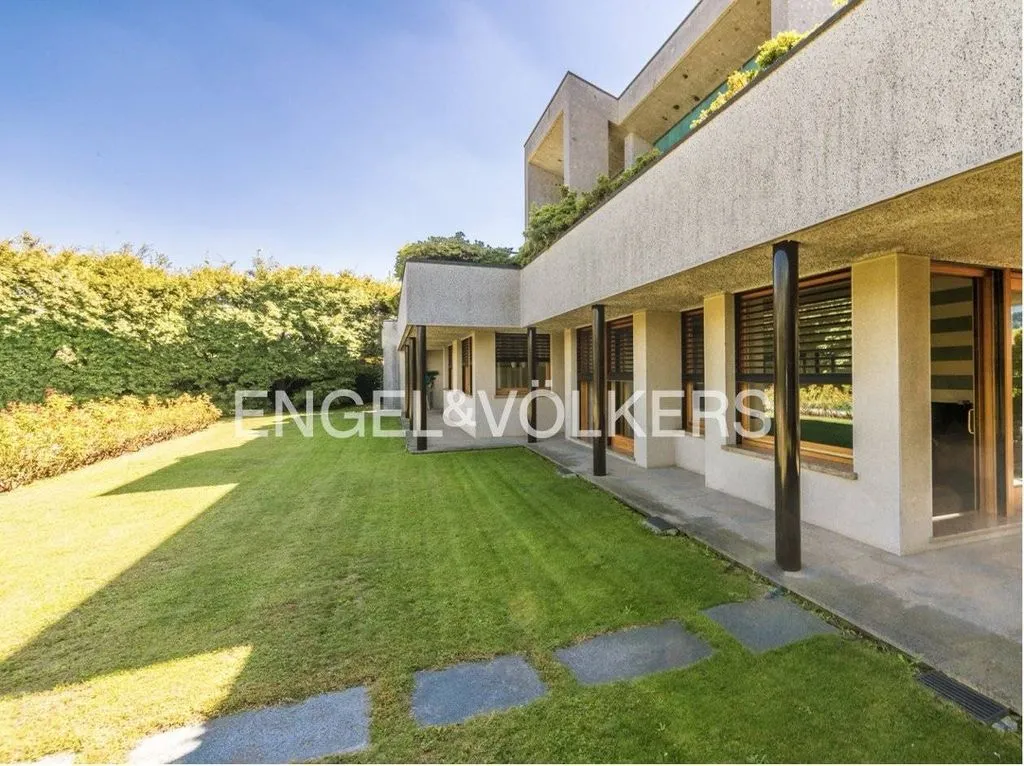 Aed - Luxury Villa with Pool in Lipomo, Lombardy