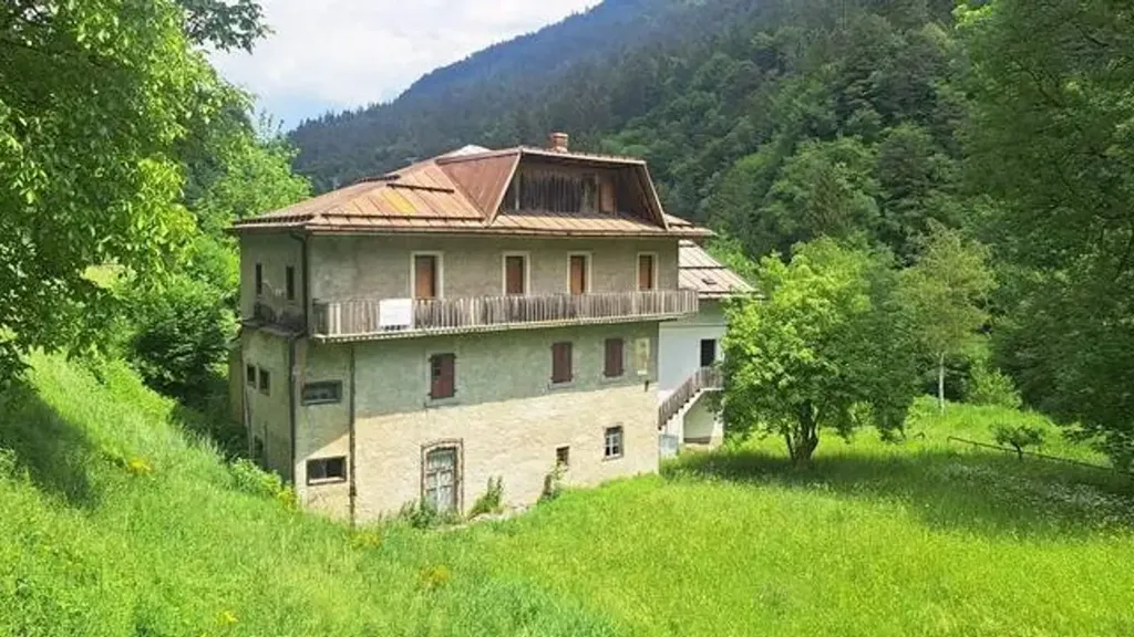 Välivaade - Rustic Property with Garden in Breguzzo