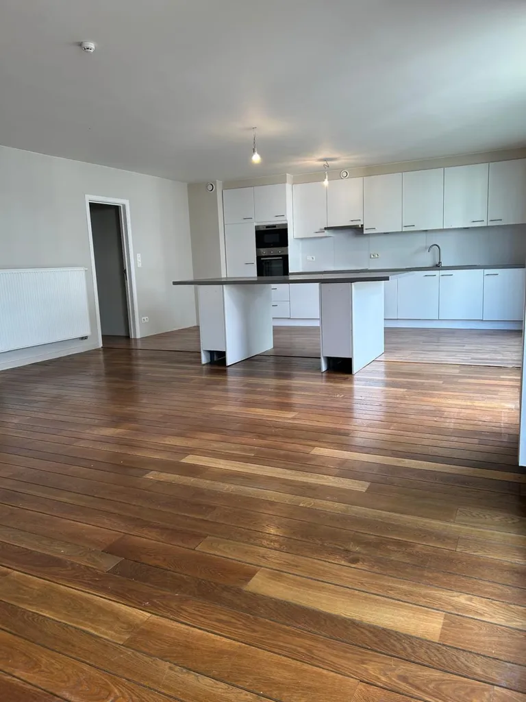 Köök - Spacious 3-Bedroom Apartment with Terrace in Central Location