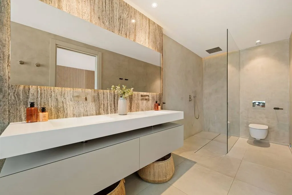 Salles de bain - Contemporary Villa with Pool in Nueva Andalucía