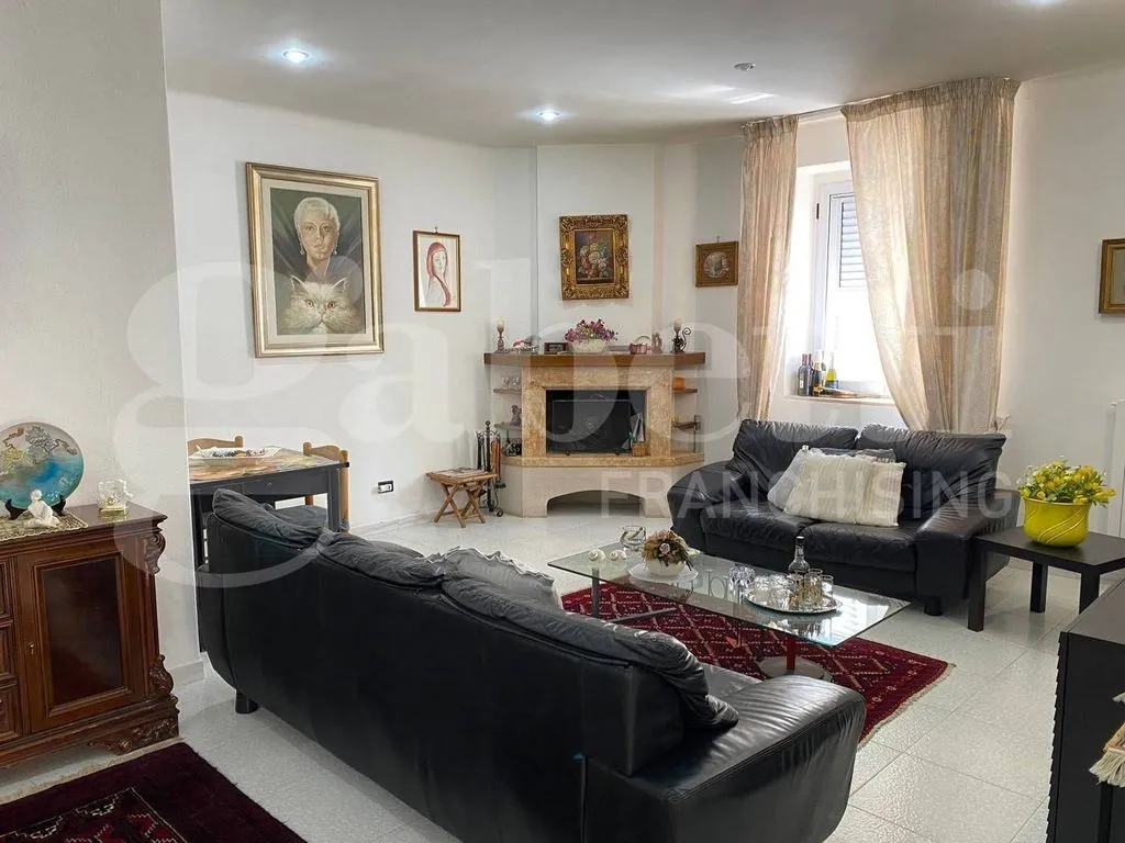 Living Room - Versatile Villa with Garden in Trani