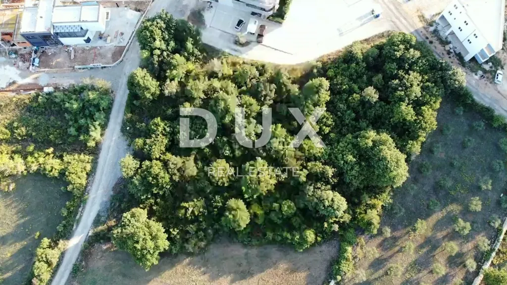 Õhuvaade - Buildable Land with Forest in Medulin, Istra