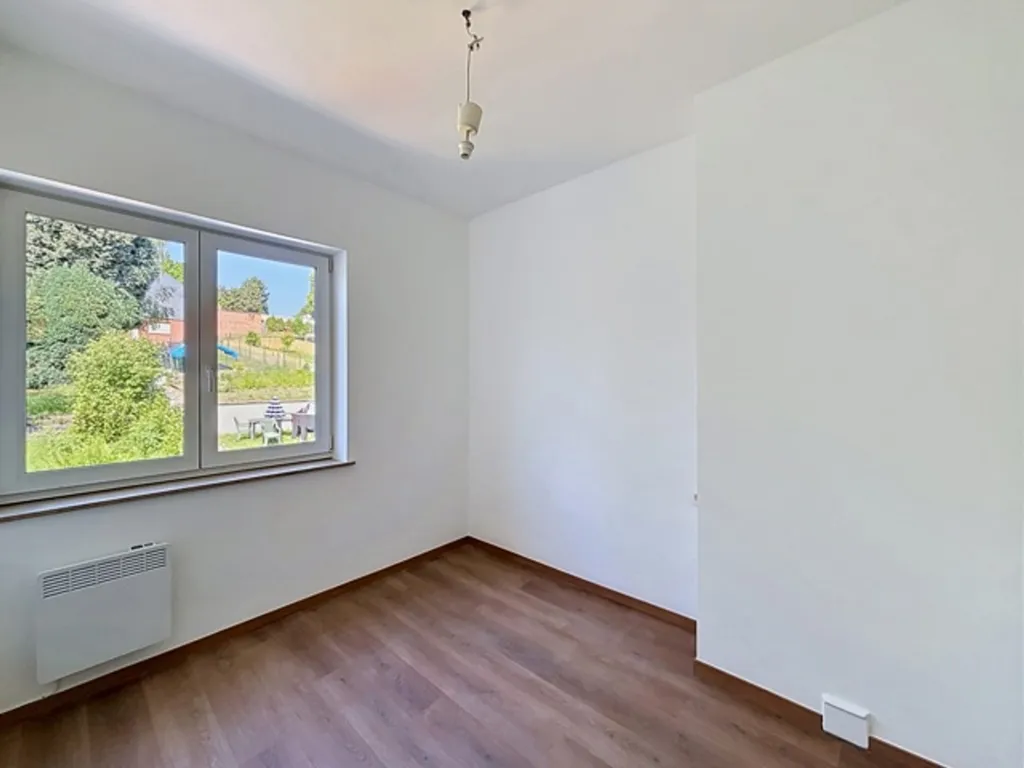 Pièces - Maison de Bel Étage avec Terrasse et Jardin à l'Ouest