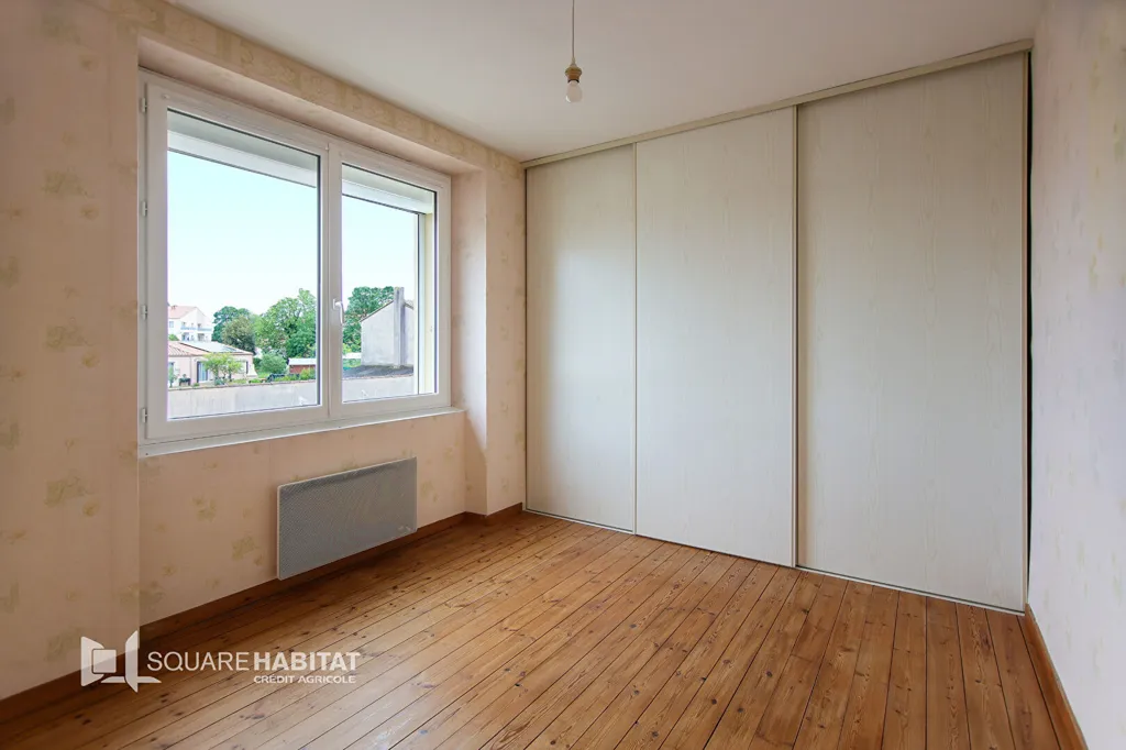 Pièces - Maison de 7 Pièces avec Garage à Bellevigny